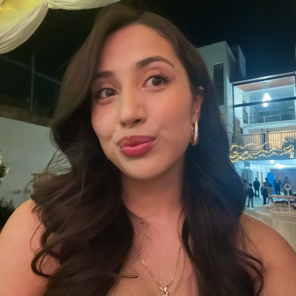 Meet your Posher, Lorena